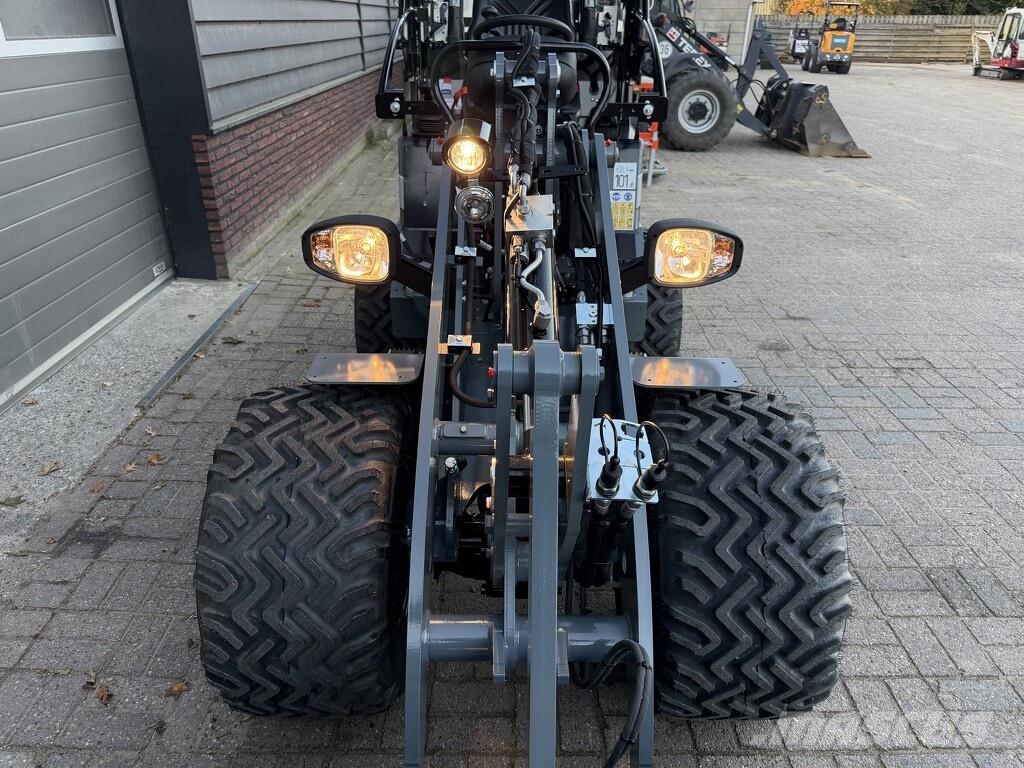 GiANT G2300 X-TRA HD minishovel NIEUW grijs 轮式装载机