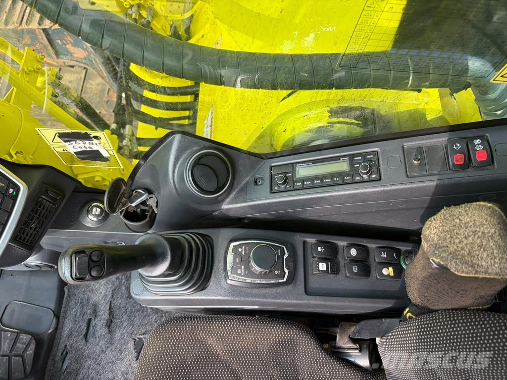 Hyundai HX260L | Dutch machine Верижен екскаватор