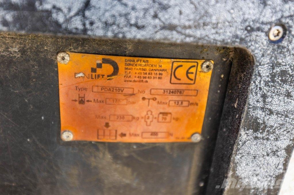 Iveco DAILY 70C210 - DANILIFT PDA 210V المنصات الهوائية المثبتة على شاحنة