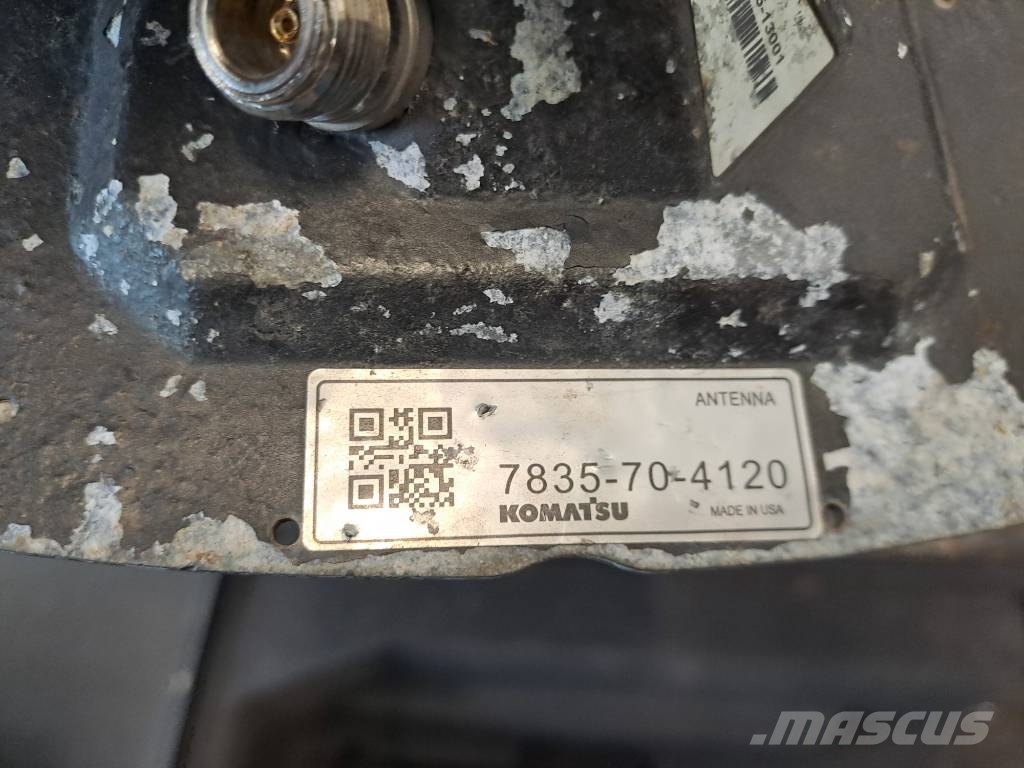 Komatsu GPS System PC210LCI-11 إلكترونيات