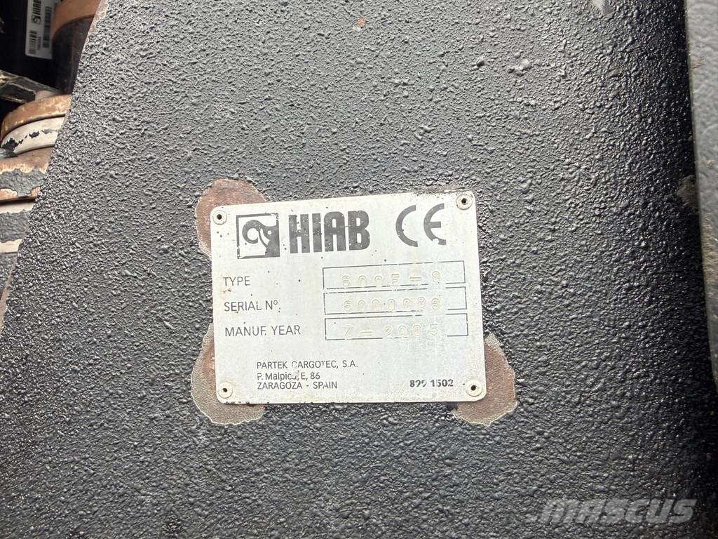 DAF CF 85.430 8x4 + HIAB 600 E-9 HiPro – 9x hydraulisc Visurgājēji celtņi