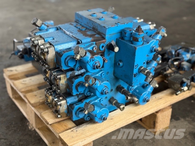 Fuchs MHL 330 USED VALVE BLOCK Hydraulika