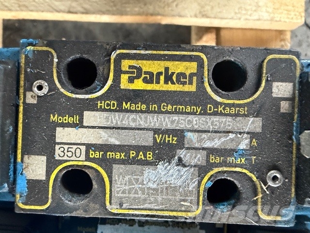 Fuchs MHL 330 USED VALVE BLOCK Hydraulika