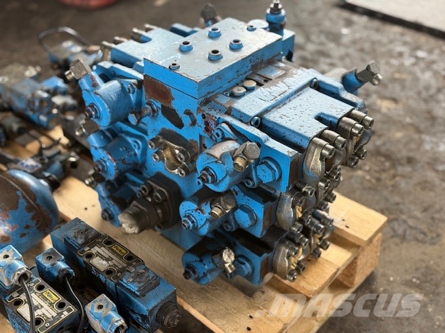 Fuchs MHL 330 USED VALVE BLOCK Hydraulika