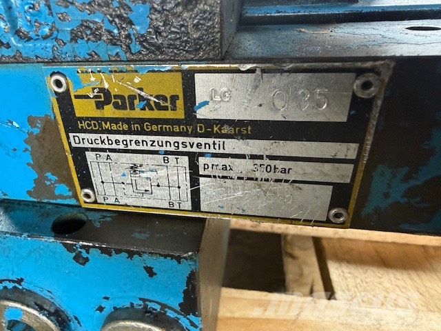 Fuchs MHL 330 USED VALVE BLOCK Hydraulika