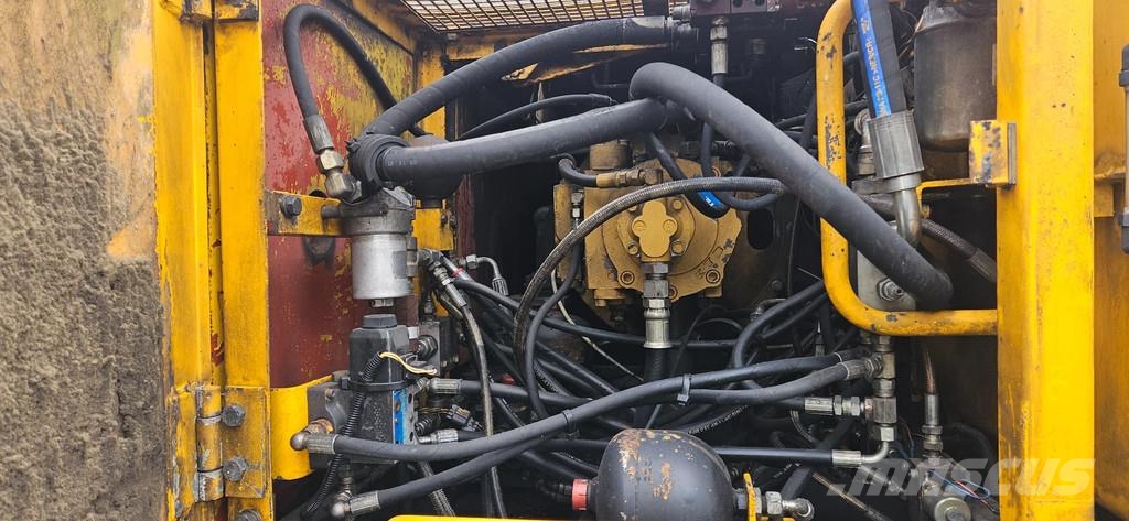JCB JS 150 W حفارات وسط 7 طن - 12 طن