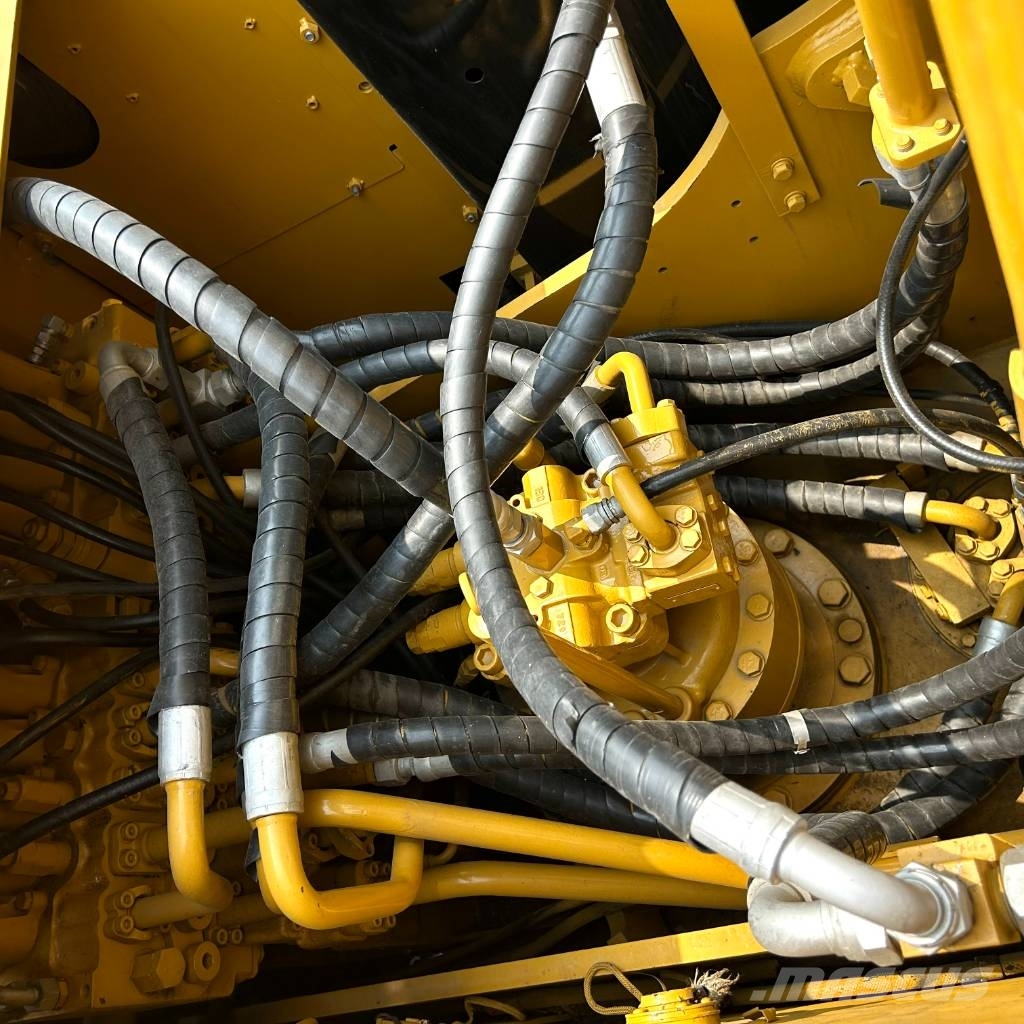 CAT 323 D2L Escavadeiras de esteiras