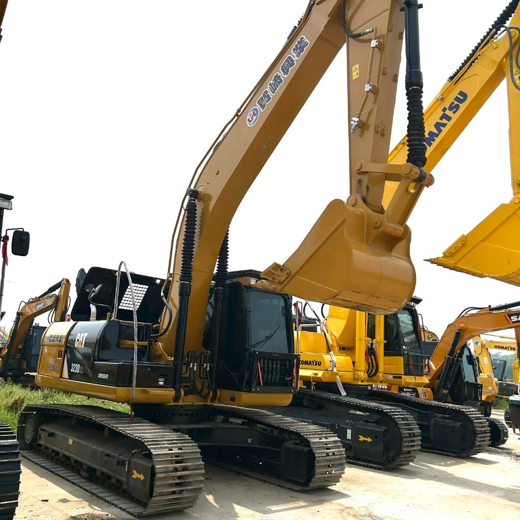 CAT 323 D2L Escavadeiras de esteiras