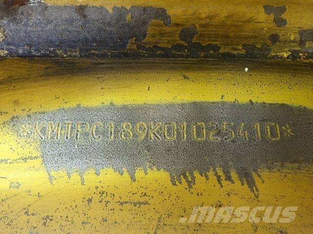 PC PC138US-8 Telakaivukoneet