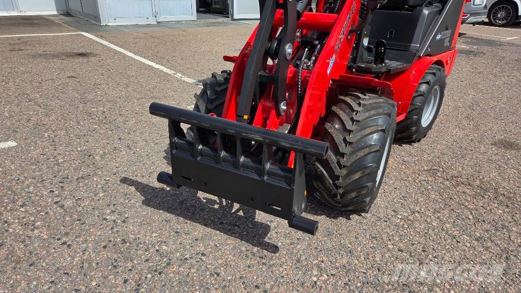 Flexitrac 1126 LRF Daugiafunkciniai pakrovėjai