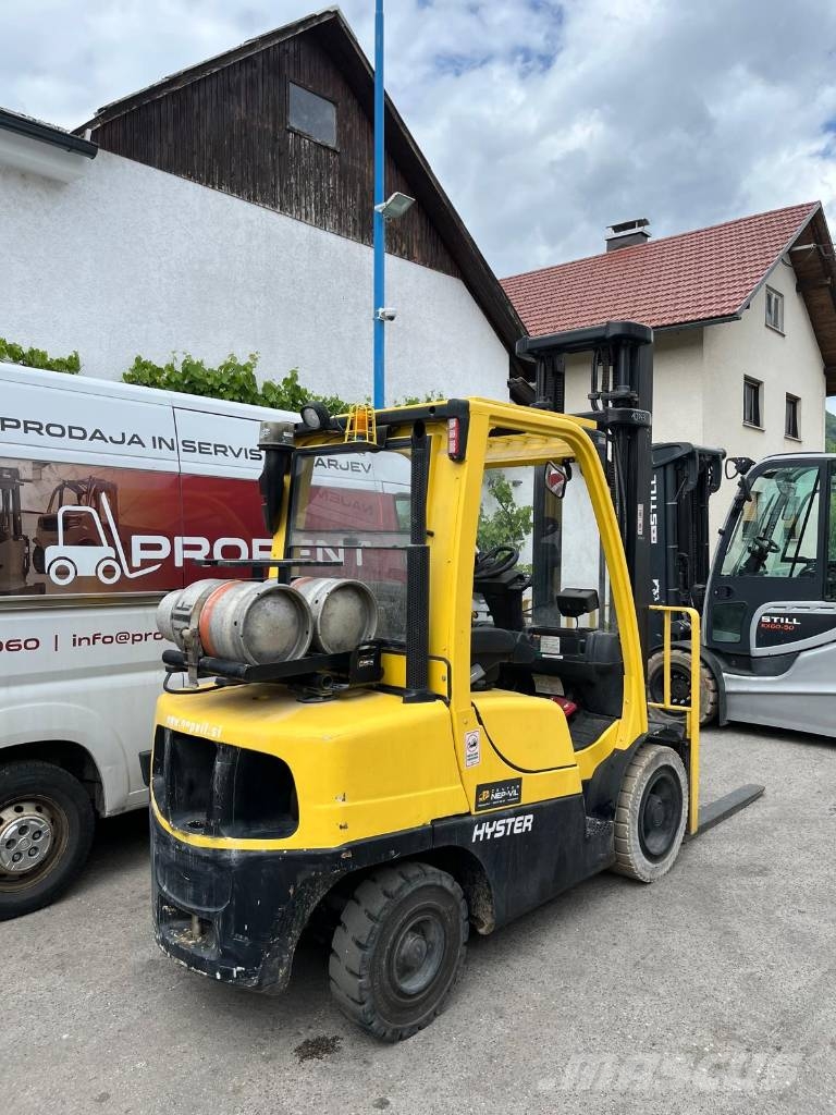 Hyster H3.5FT STANDARD - POLKABINA LPG forklifts
