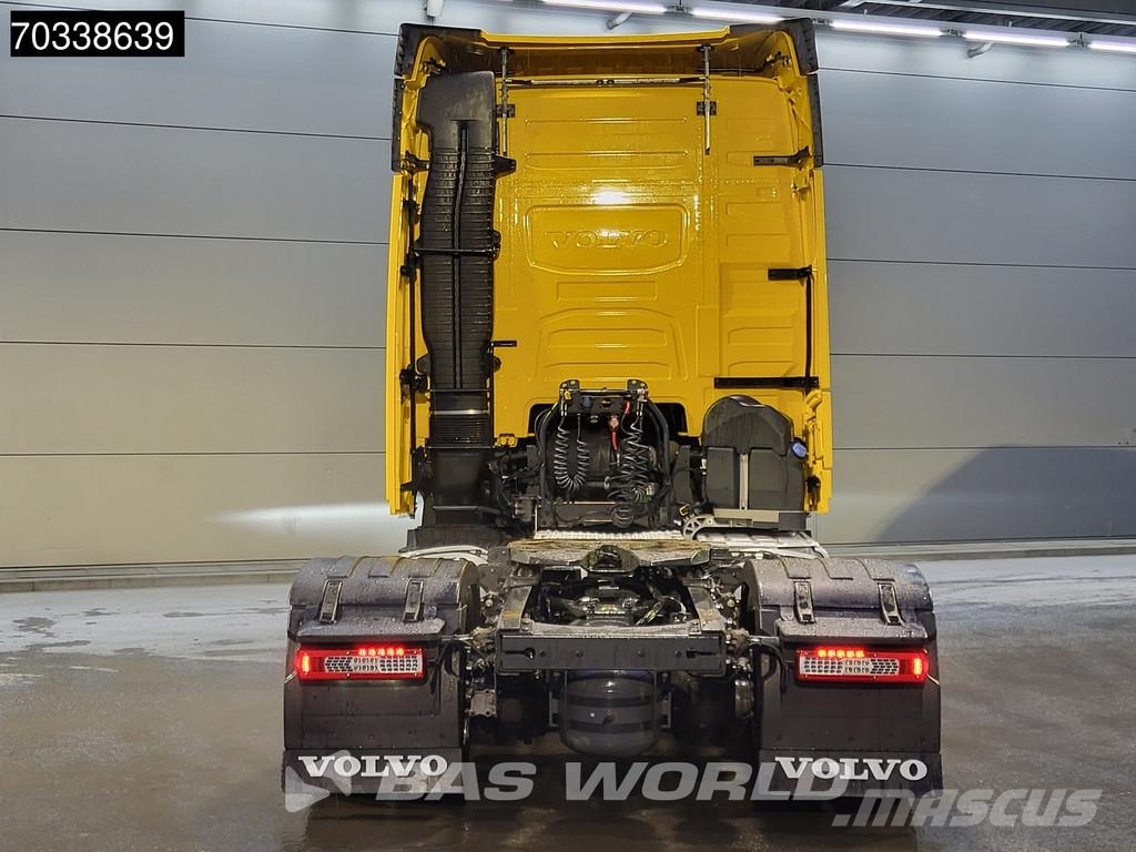 Volvo FH 460 4X2 Globe Mega 2x Tanks I-ParkCool Navi ACC Tractor Units