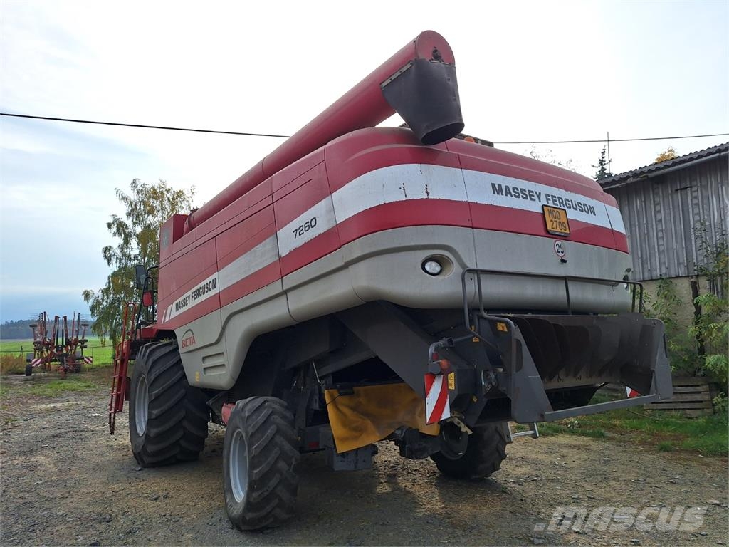 Massey Ferguson 7260 BETA + ŽACÍ LIŠTA + PRAVÝ ŘEPKOVÝ DĚLIČ Statyba - Kita