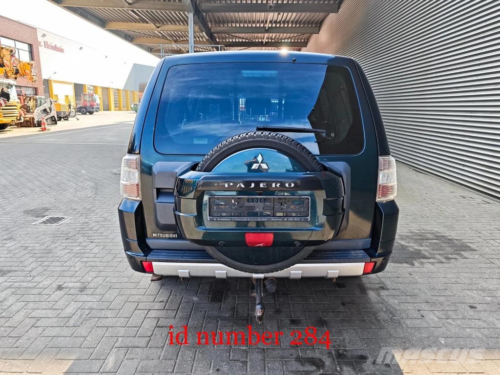 Mitsubishi Pajero 3.2 4WD PKWs