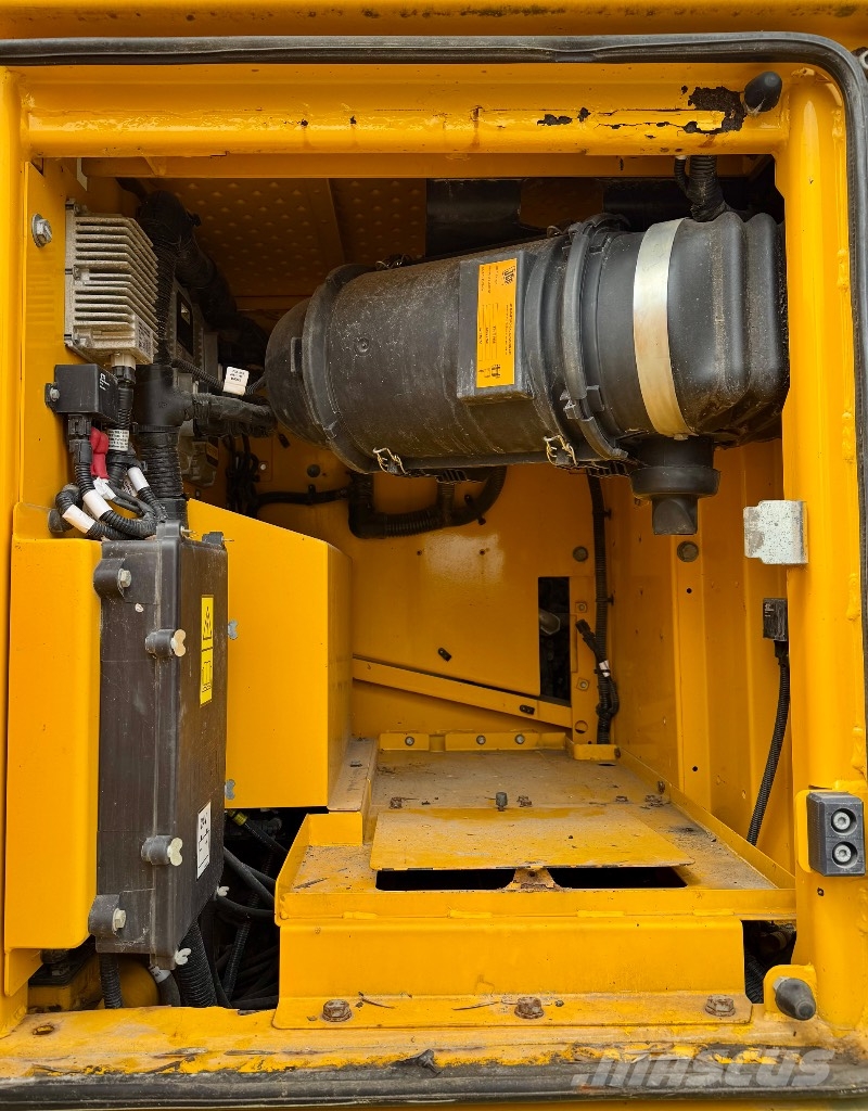 JCB 220 XL 4F 大型油圧ショベル12t以上（パワーショベル・ユンボ）