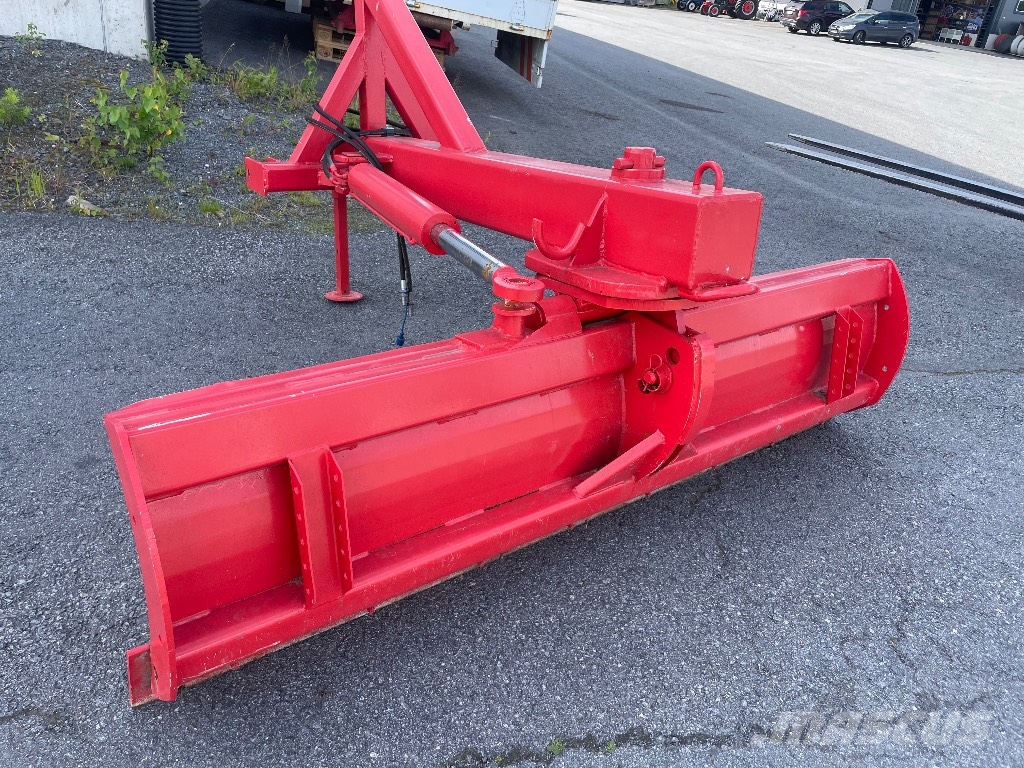 Omavalmiste Perälevy 245cm Veiskraper