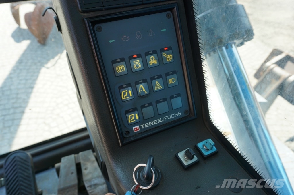 Fuchs MHL 350 Koparki przeładunkowe