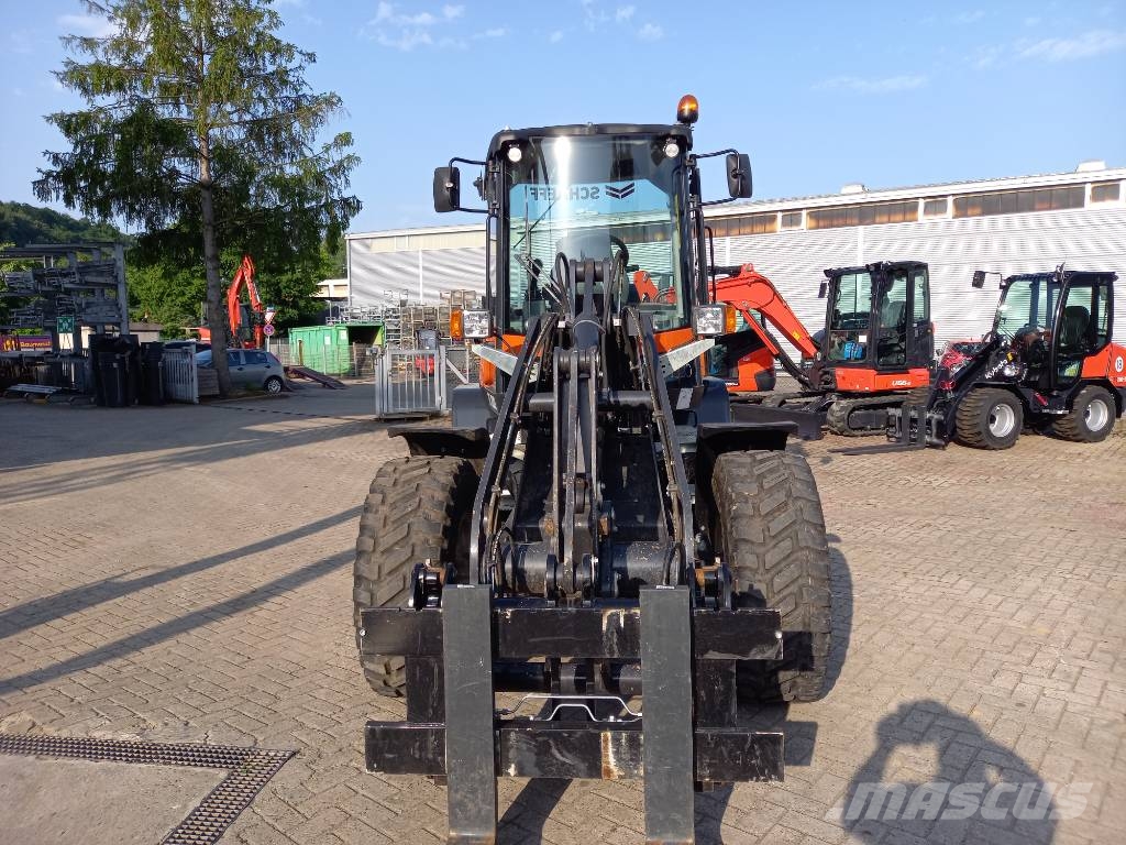 Schaeff TL100 轮式装载机