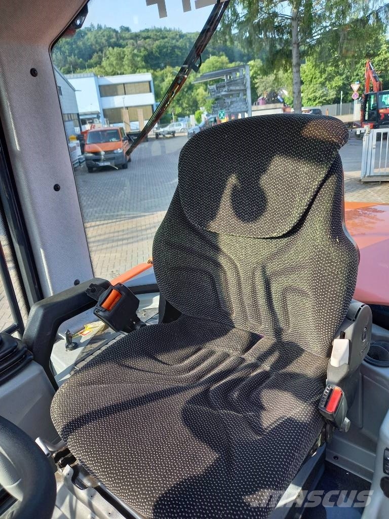 Schaeff TL100 轮式装载机