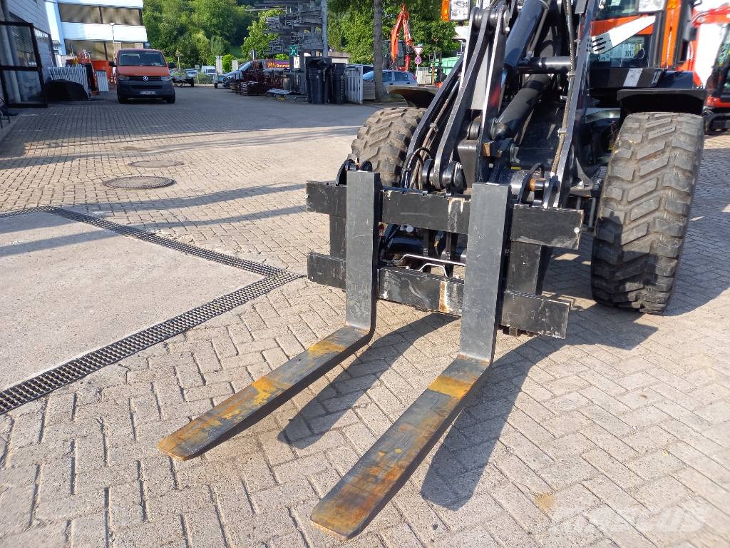 Schaeff TL100 轮式装载机