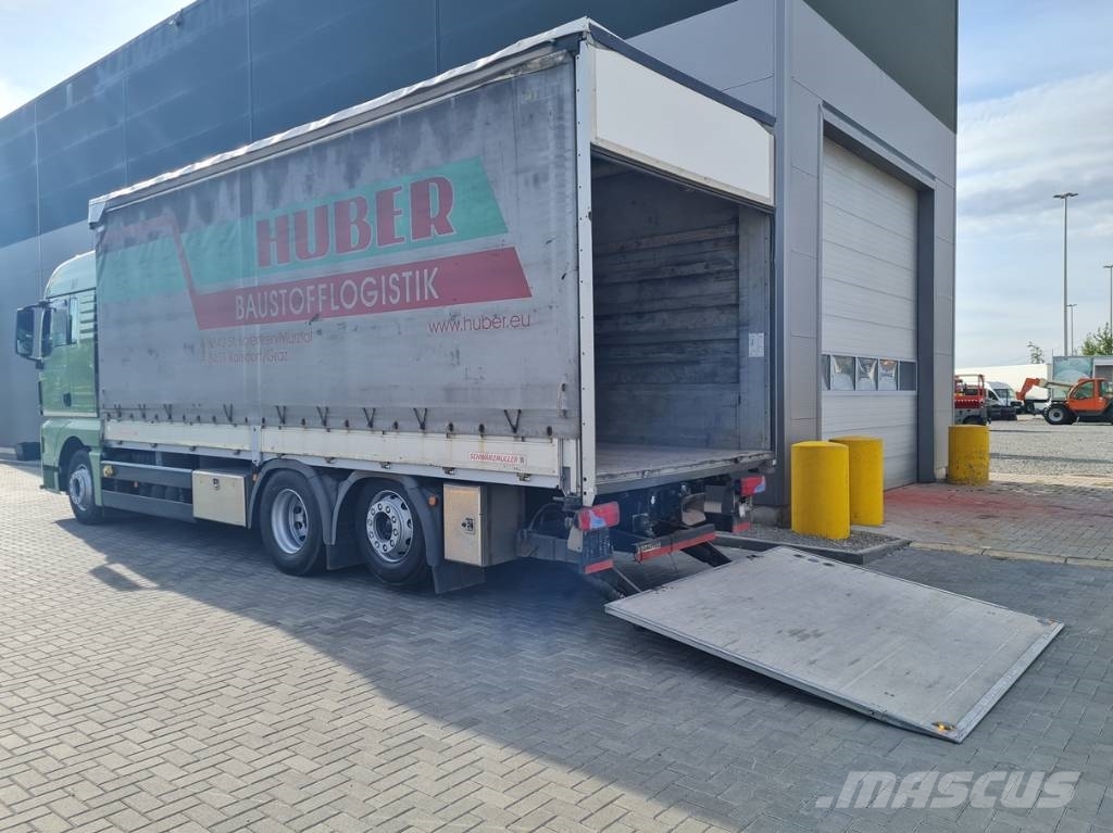 MAN 26.440 / 7.4m / LIFT Kamioni sa ciradom