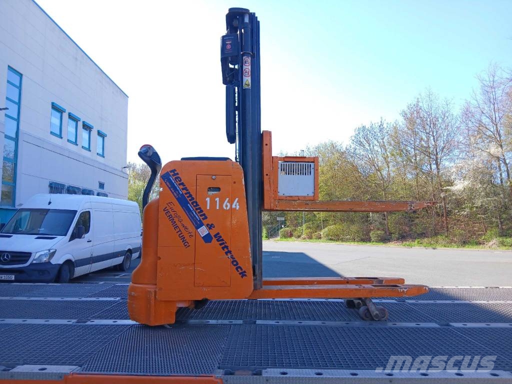 Genie GS 3246 رافعات مقصية الشكل