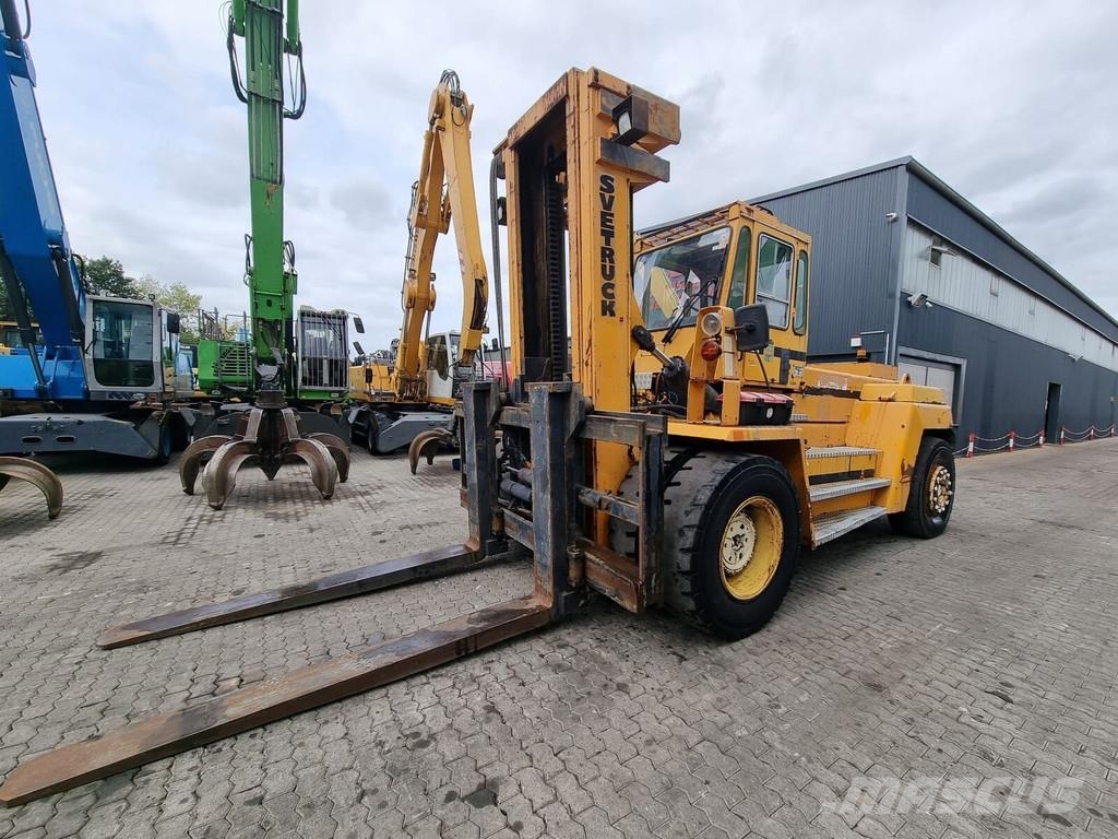 Svetruck 25-120 42 Montacargas para contenedores