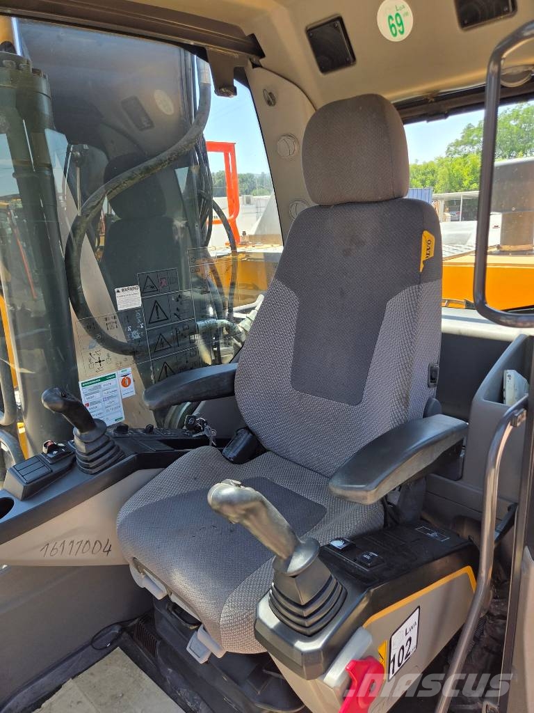 Volvo EC220EL Гусеничные экскаваторы