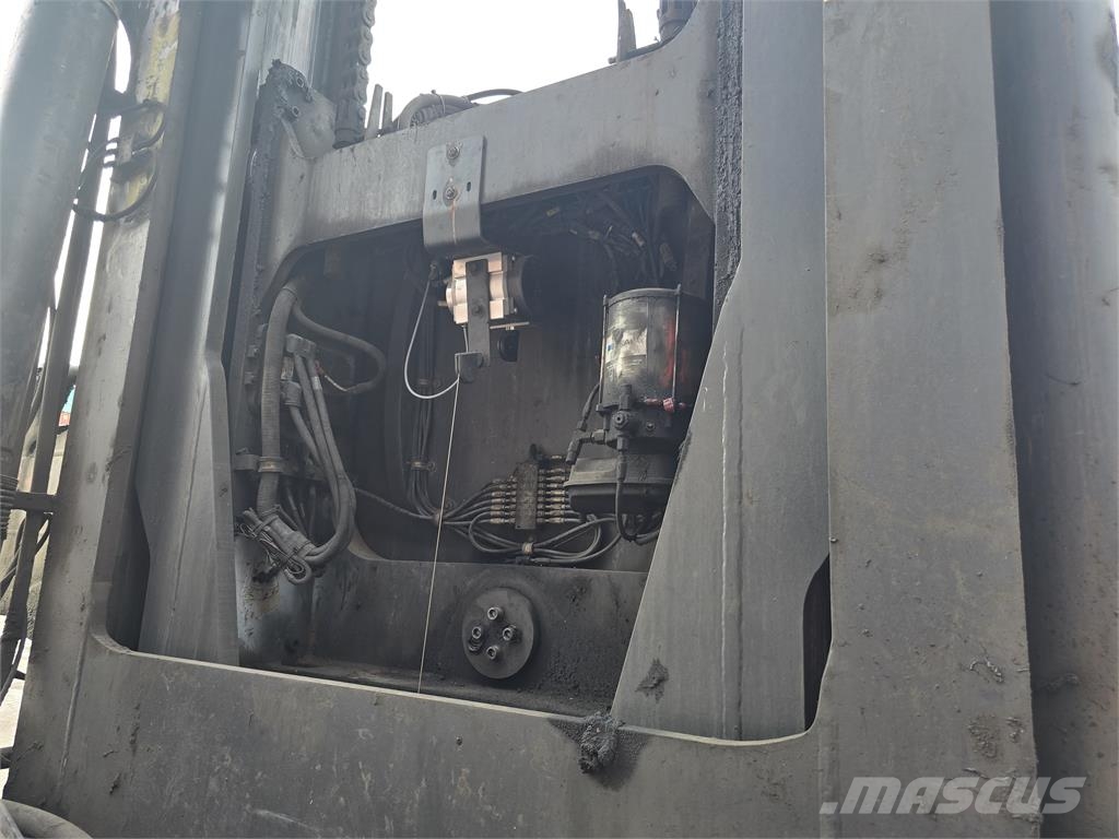 Kalmar DCG100-45ED7 コンテナハンドラー