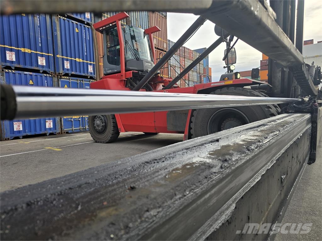 Kalmar DCG100-45ED7 コンテナハンドラー