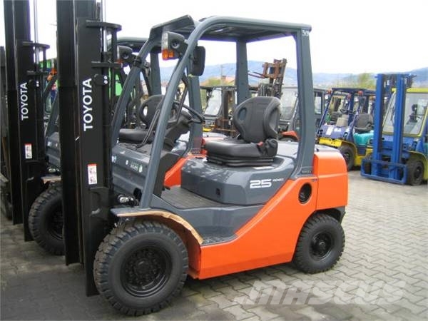 Toyota 02-8FG25 Περονοφόρα ανυψωτικά κλαρκ με φυσικό αέριο LPG