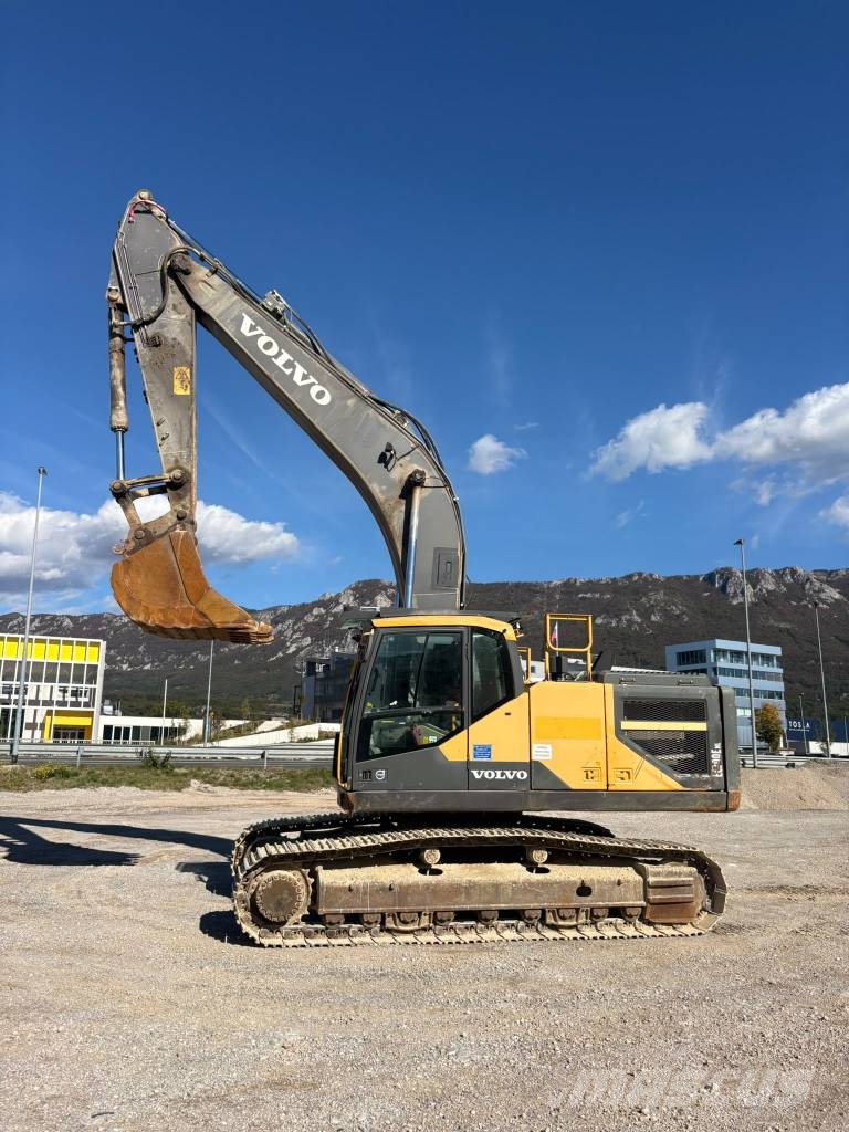 Volvo EC300ENL حفارات زحافة