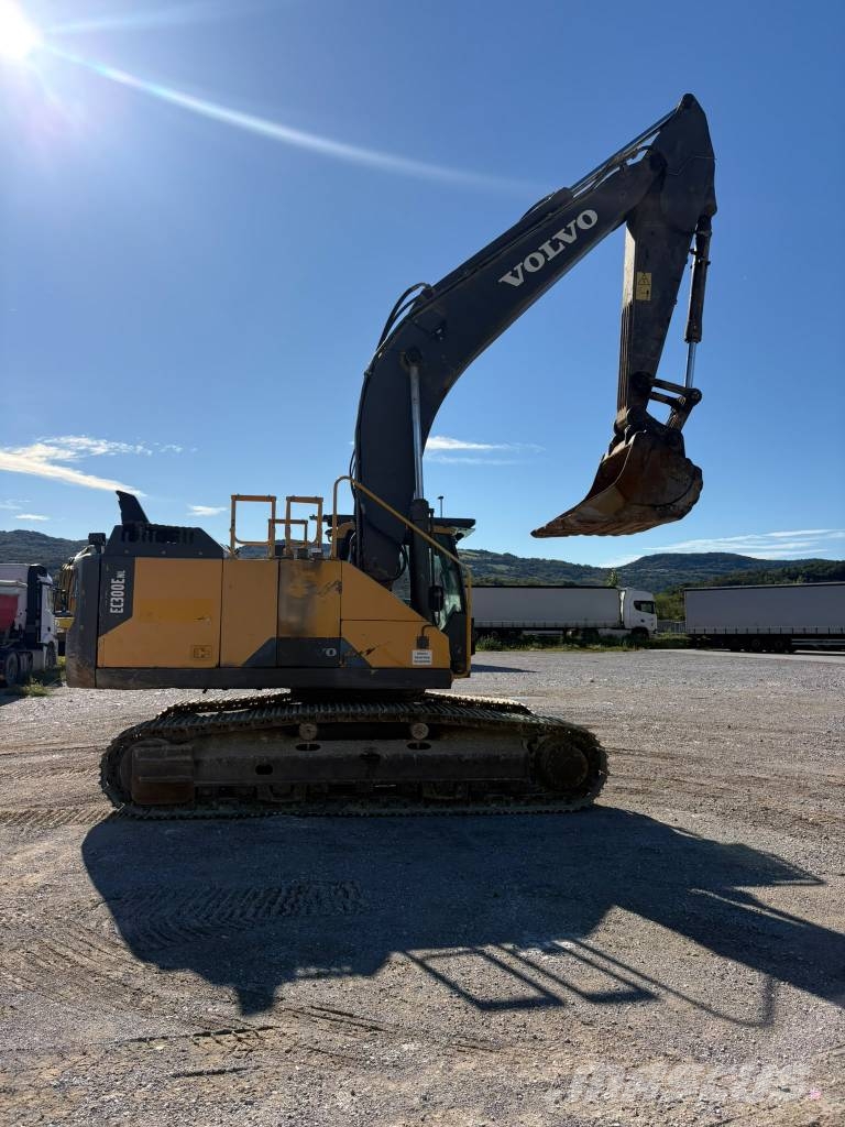 Volvo EC300ENL حفارات زحافة
