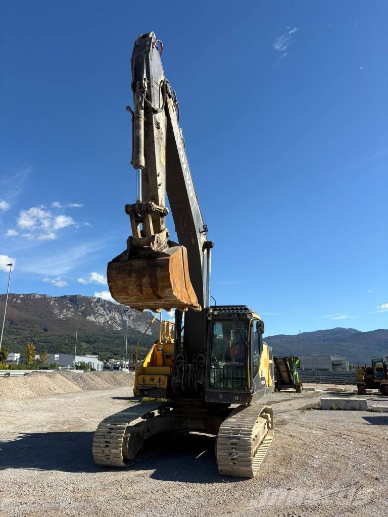 Volvo EC300ENL حفارات زحافة