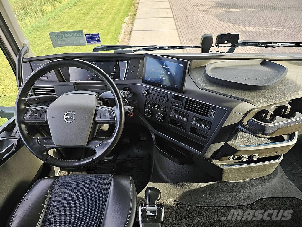 Volvo FH 500 XL I-SHIFT LED Low-Mileage Navi Tractor Units