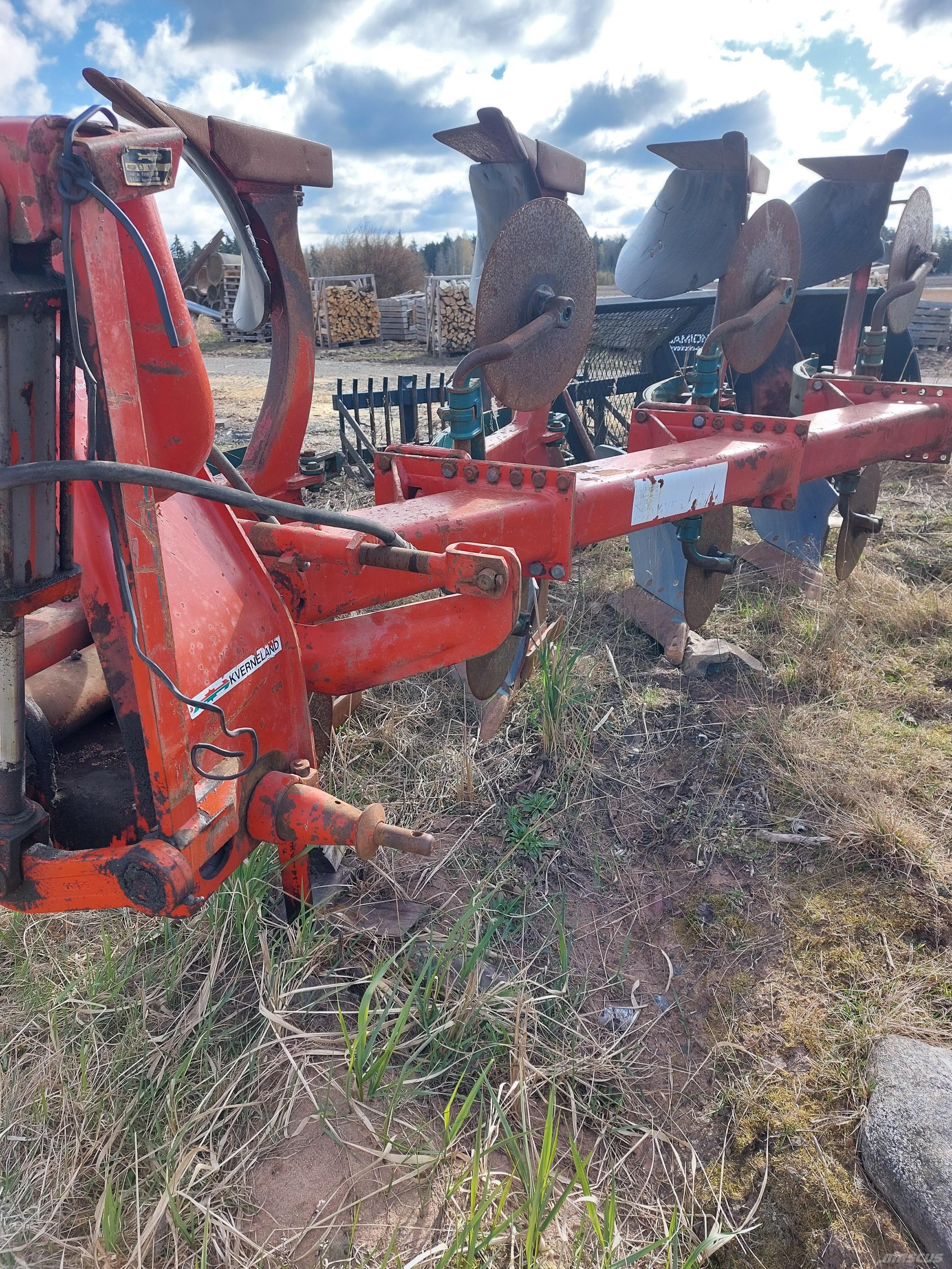 KVERNELAND E120 4,-siipinen Kääntöaura Wendepflüge