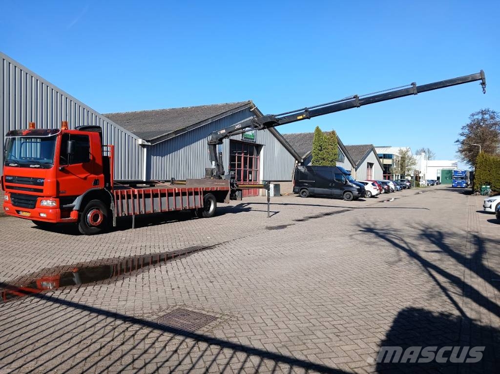 DAF AE65CC Hiab 122E-3 Platformas/kravas mašīnas ar vinču