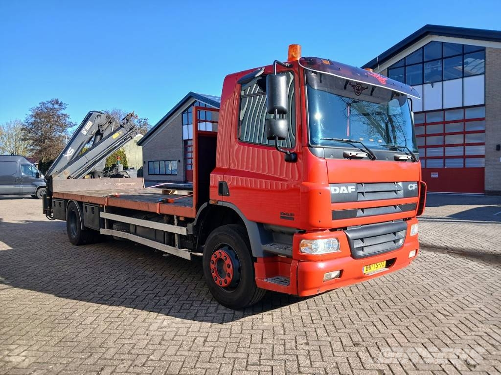 DAF AE65CC Hiab 122E-3 Platformas/kravas mašīnas ar vinču