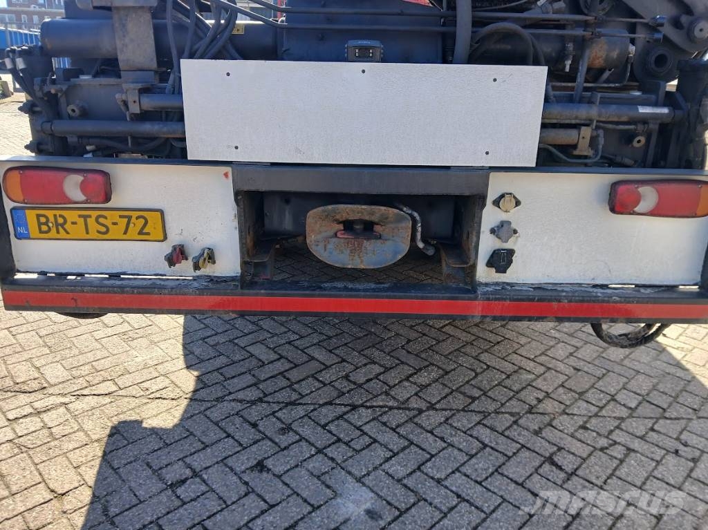 DAF AE65CC Hiab 122E-3 Platformas/kravas mašīnas ar vinču