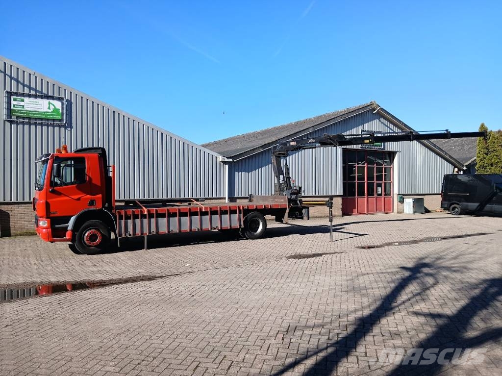 DAF AE65CC Hiab 122E-3 Platformas/kravas mašīnas ar vinču