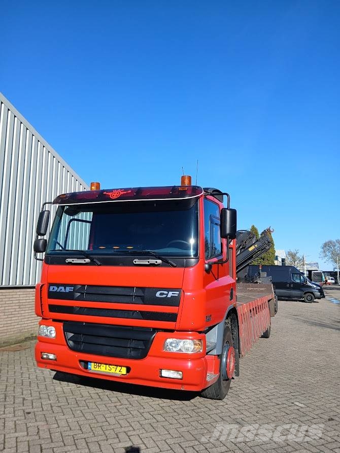 DAF AE65CC Hiab 122E-3 Platformas/kravas mašīnas ar vinču