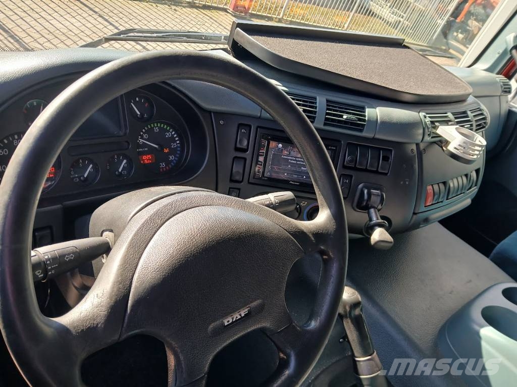 DAF AE65CC Hiab 122E-3 Platformas/kravas mašīnas ar vinču
