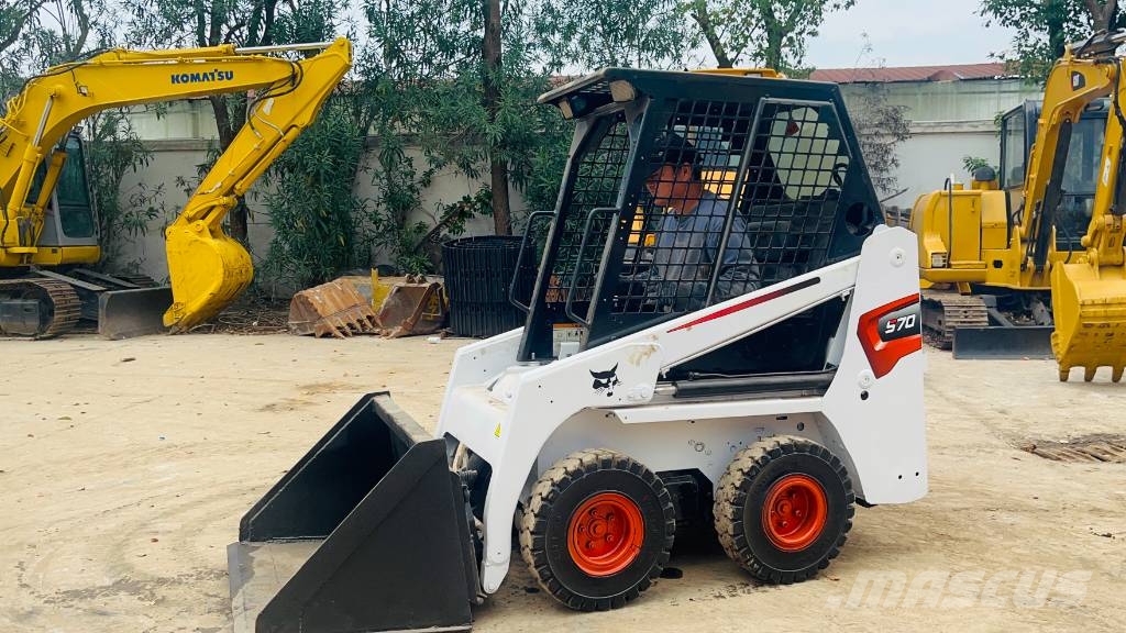 Bobcat S 70 Lietoti riteņu kompaktiekrāvēji