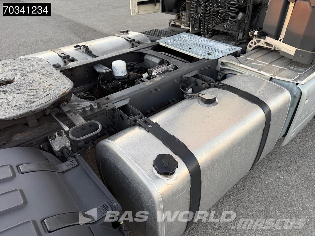 Volvo FH 460 4X2 XL Mega 2x Tanks I-ParkCool Sattelzugmaschinen