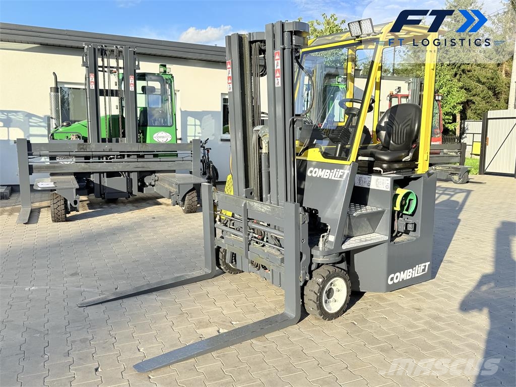Combilift CB3000 | GAS | TRIPLEX 4900MM | HEATING FULL CABIN 4-way reach trucks