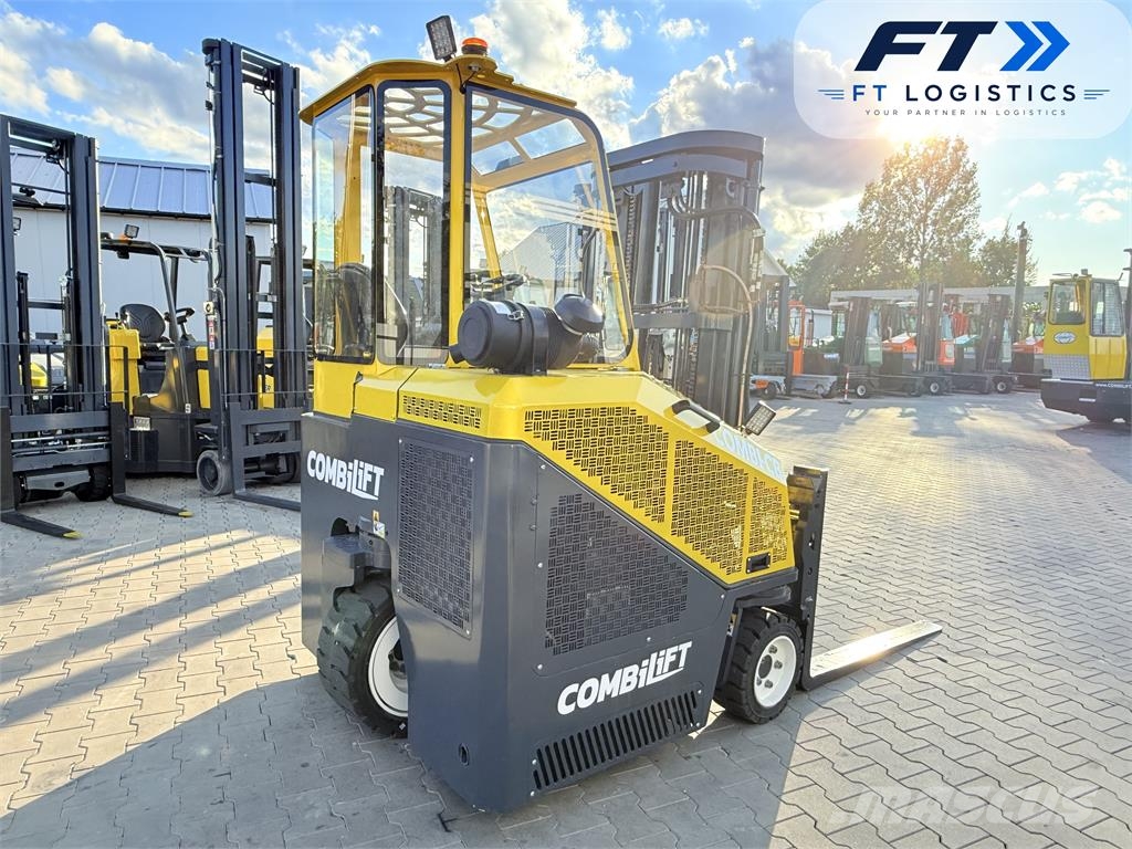 Combilift CB3000 | GAS | TRIPLEX 4900MM | HEATING FULL CABIN 4-way reach trucks
