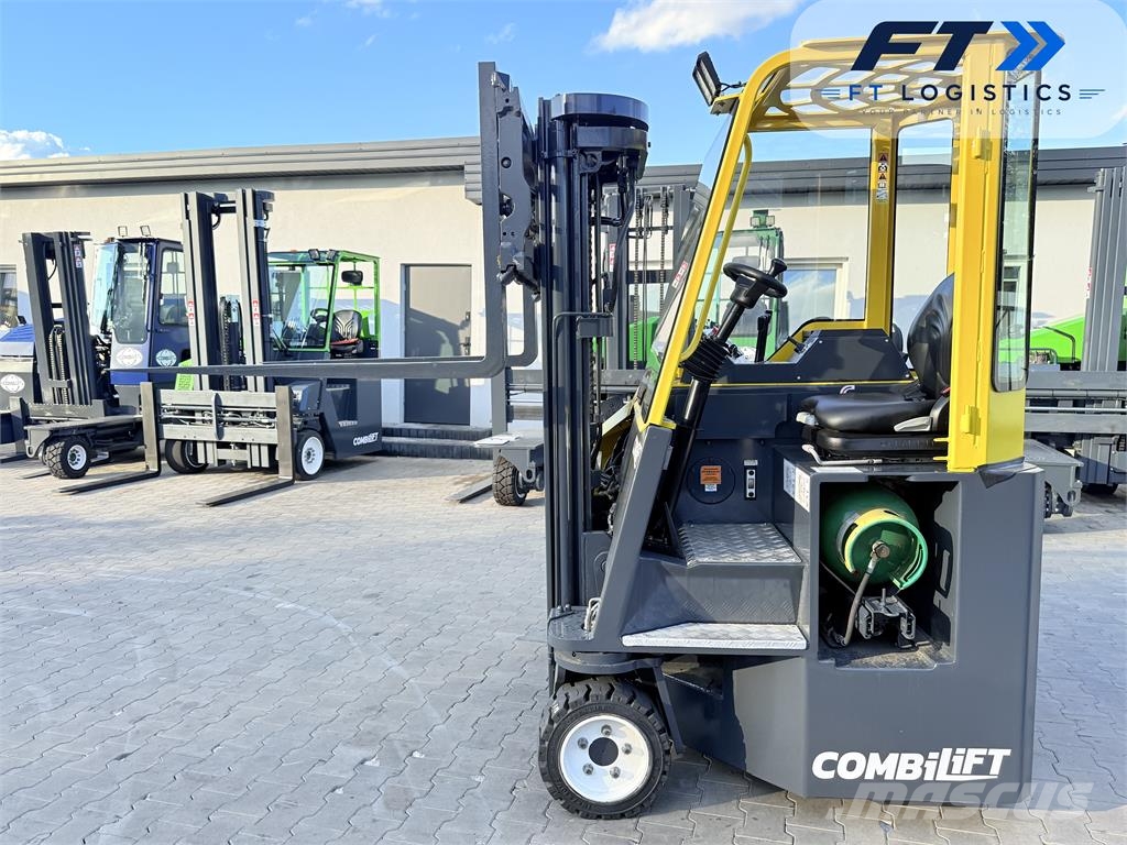 Combilift CB3000 | GAS | TRIPLEX 4900MM | HEATING FULL CABIN 4-way reach trucks
