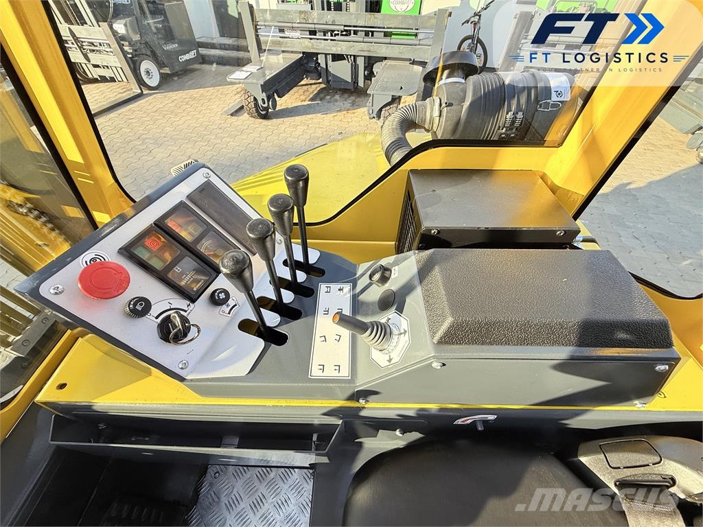 Combilift CB3000 | GAS | TRIPLEX 4900MM | HEATING FULL CABIN 4-way reach trucks