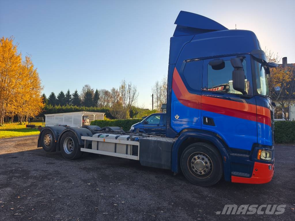 Scania R 520, V8 Chassis Cab trucks