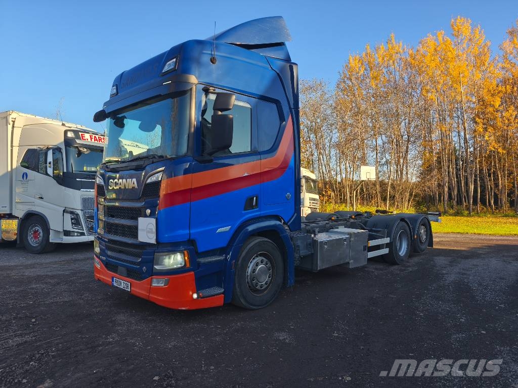 Scania R 520, V8 Chassis Cab trucks